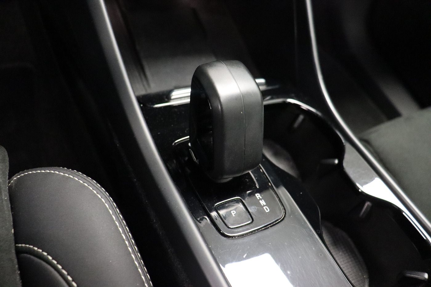 Fahrzeugabbildung Volvo C40 Plus Recharge Pure Electric AWD Pano|SD|ACC