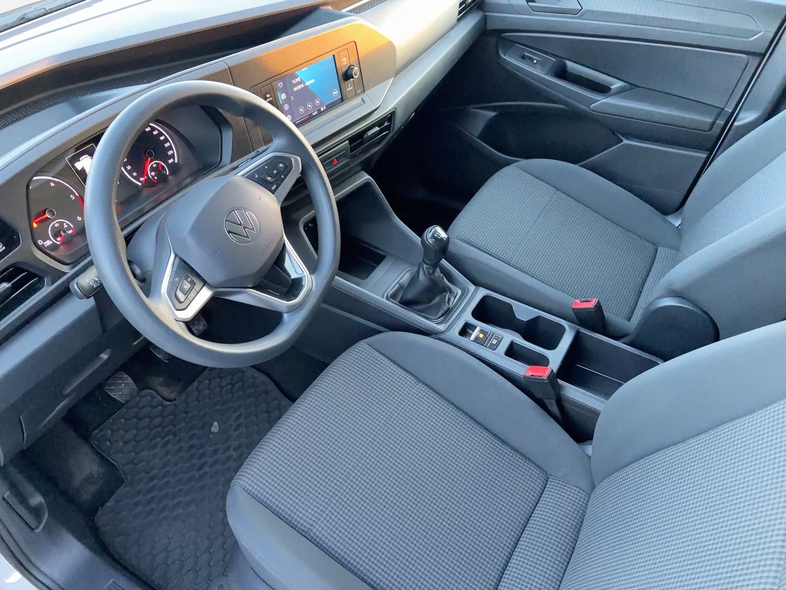 Fahrzeugabbildung Volkswagen Caddy Cargo Maxi 2.0 l TDI EU6 75 kW 6-Gang