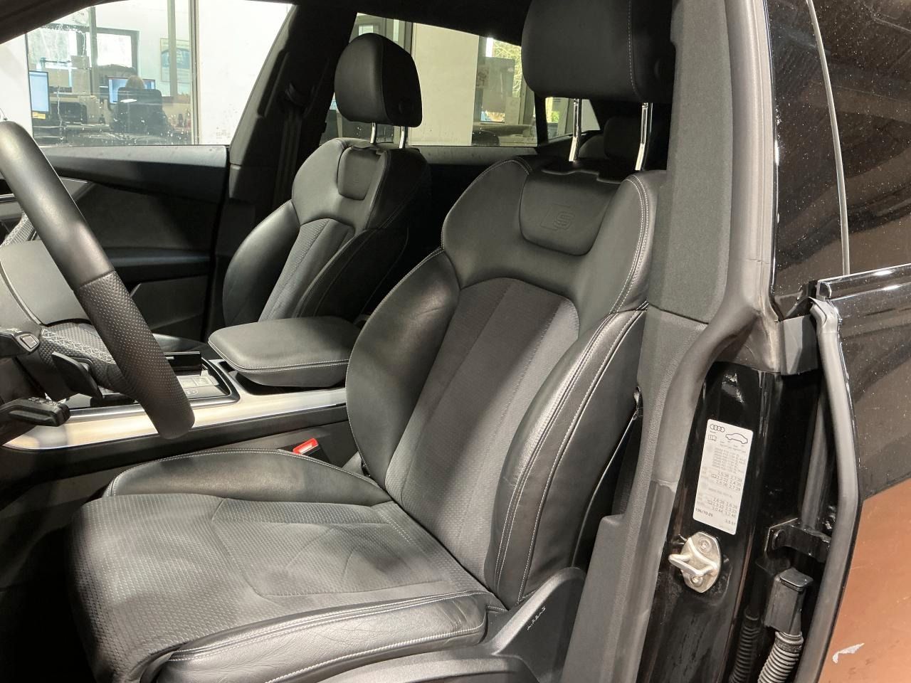 Fahrzeugabbildung Audi Q8 SUV 55 TFSI quattro tiptronic Matrix|Luft|ACC