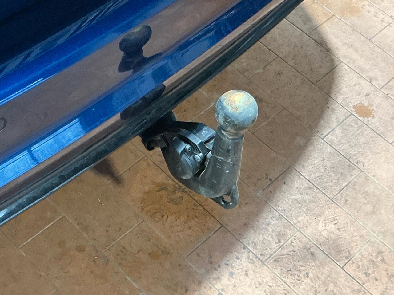 Fahrzeugabbildung Audi A4 Avant 40 TDI quattro S tronic Advanced Matrix