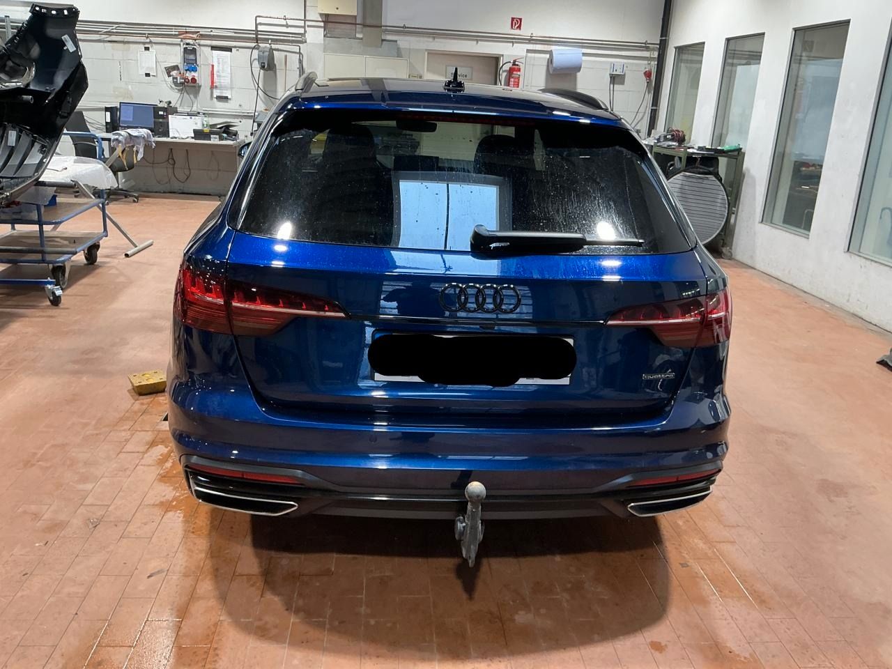 Fahrzeugabbildung Audi A4 Avant 40 TDI quattro S tronic Advanced Matrix