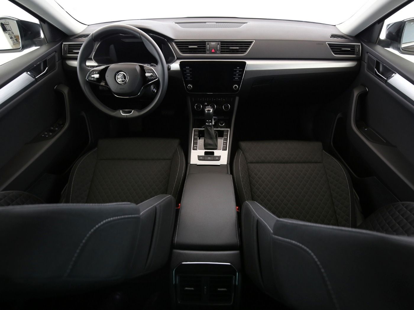 Fahrzeugabbildung SKODA Superb Combi 2.0 TDI Ambition AHK|4xSHZG|ACC|LED