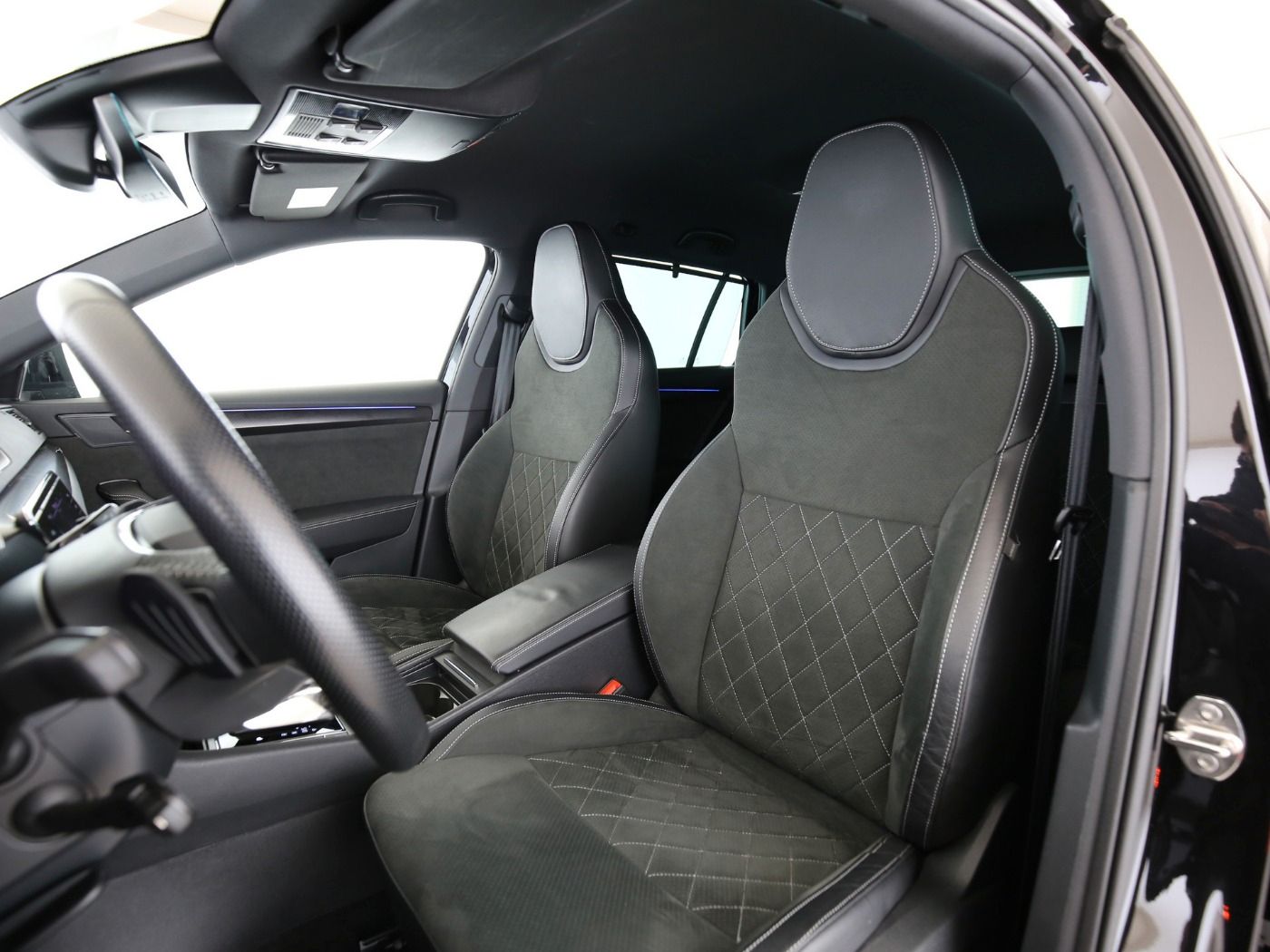 Fahrzeug autohaus mense Fahrzeugabbildung SKODA Superb Combi 2.0 TDI Sportline AHK|4xSHZG|ACC|LM