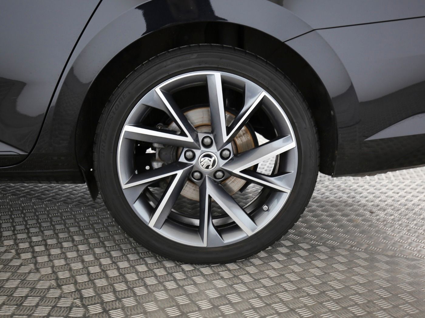 Fahrzeug autohaus mense Fahrzeugabbildung SKODA Superb Combi 2.0 TDI Sportline AHK|4xSHZG|ACC|LM