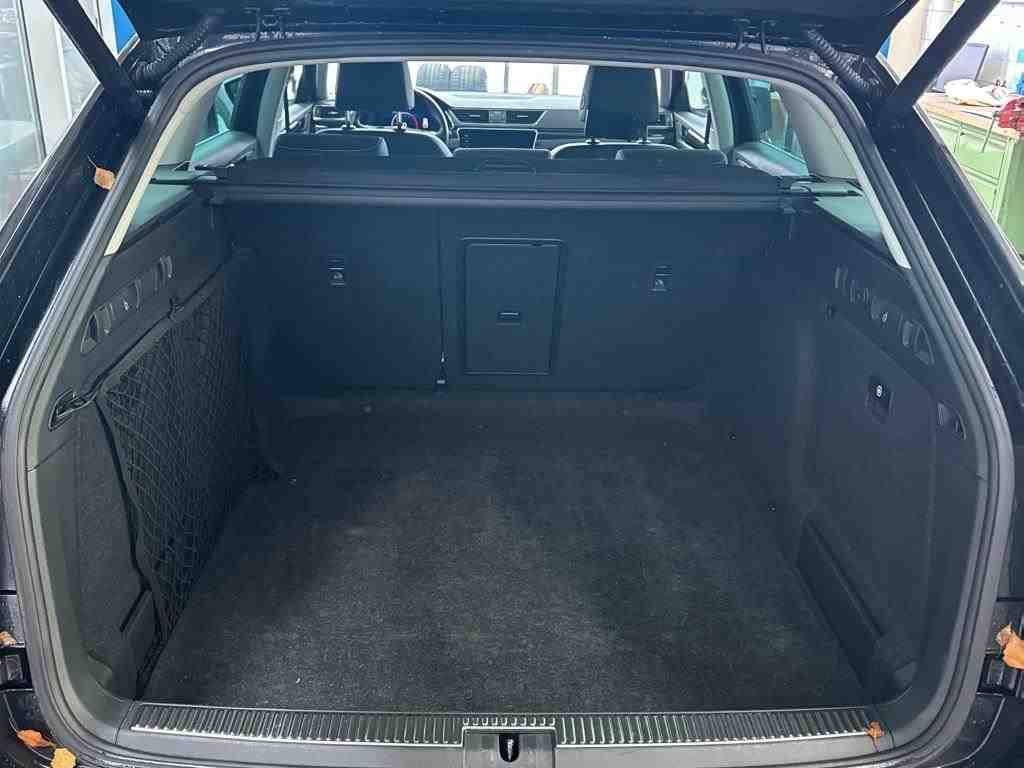 Fahrzeugabbildung SKODA Superb Combi 2.0 TDI L&K Pano|SD|Standhzg|ACC