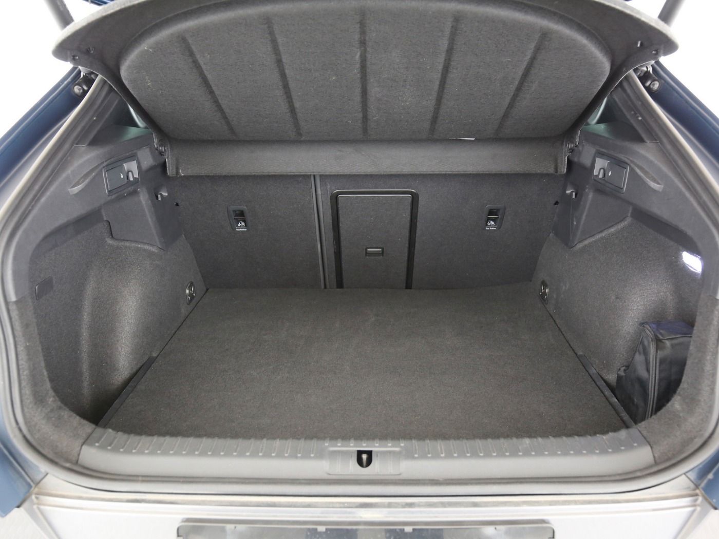 Fahrzeug autohaus mense Fahrzeugabbildung CUPRA Formentor 1.4 Matrix|Pano|SD|ACC|LED|Navi|KlimaA