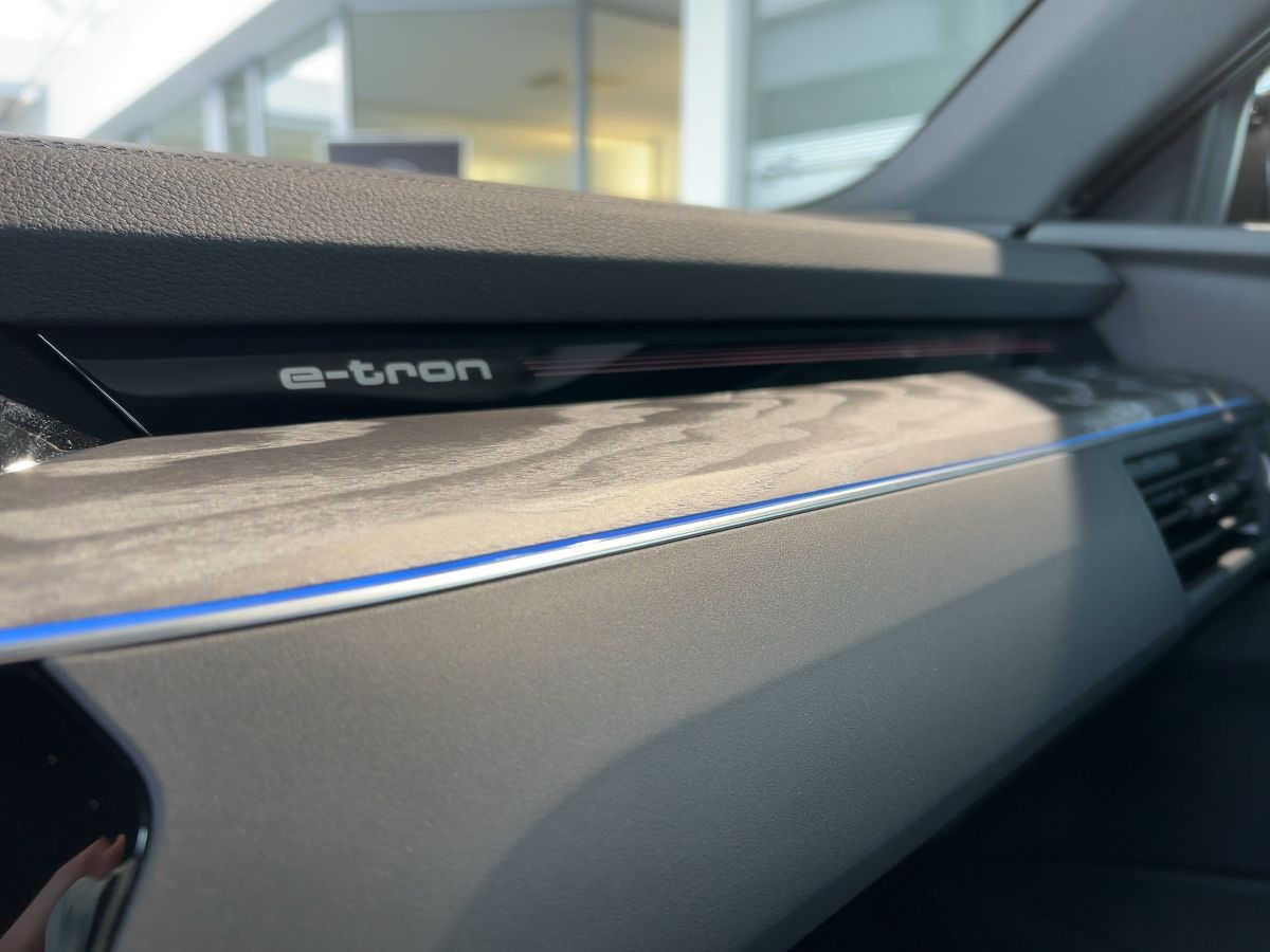 Fahrzeug autohaus mense Fahrzeugabbildung Audi Q8 e-tron Sportback 50 quattro S line AKTION/UPE