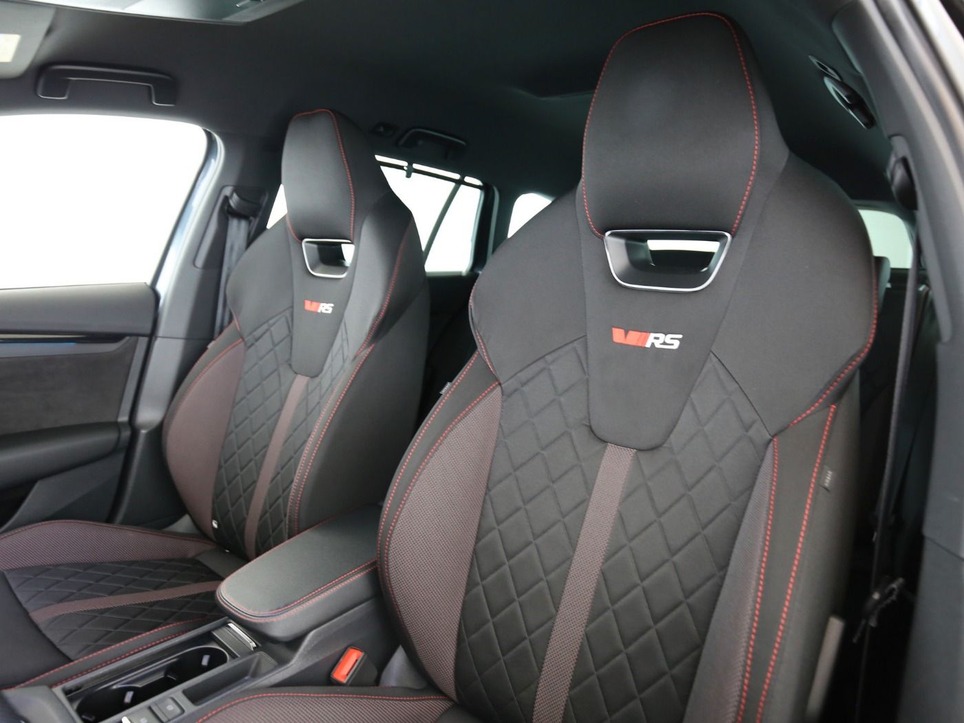 Fahrzeugabbildung SKODA Octavia Combi RS First Edition 2020 Matrix|AHK