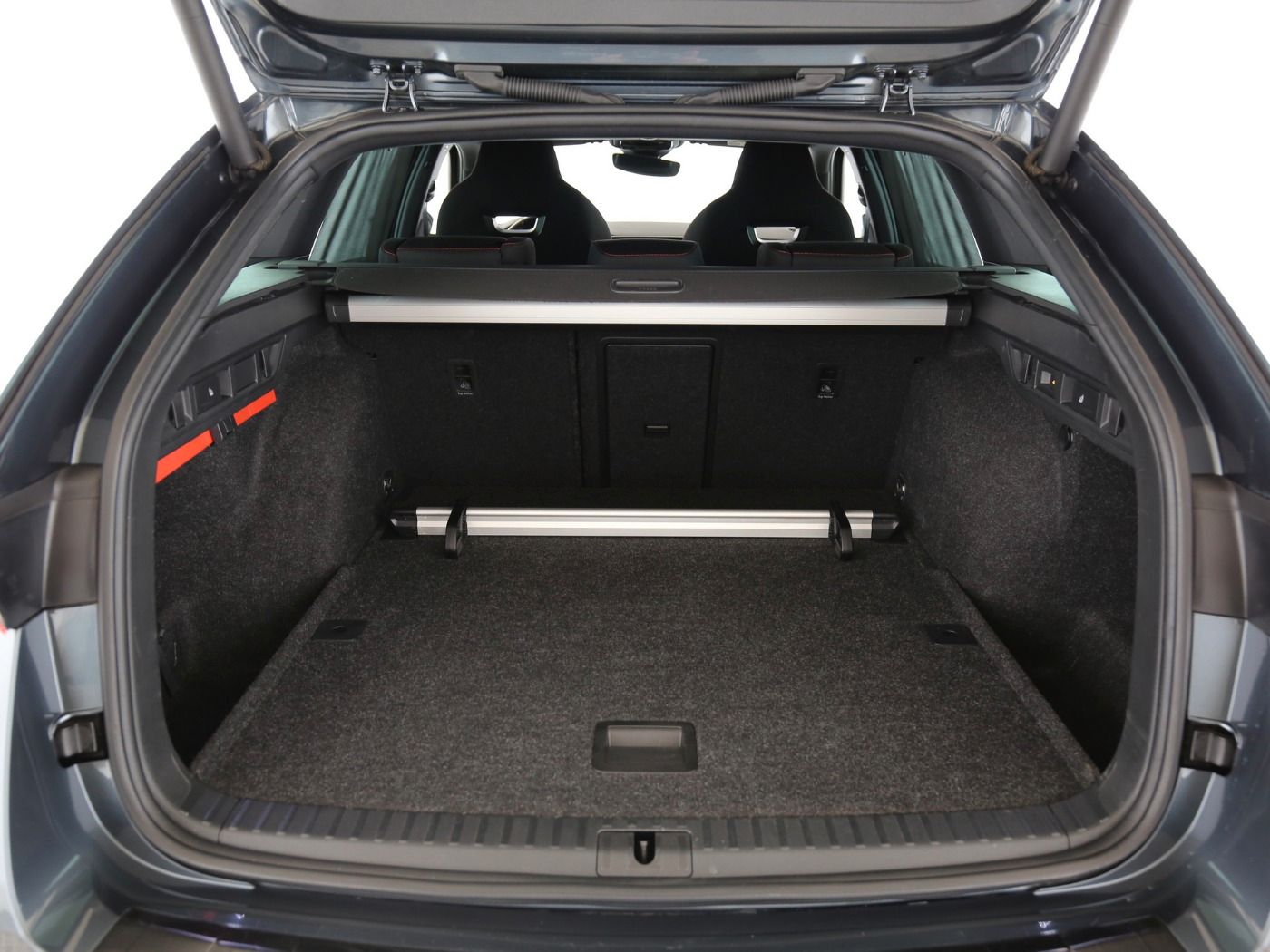 Fahrzeugabbildung SKODA Octavia Combi RS First Edition 2020 Matrix|AHK