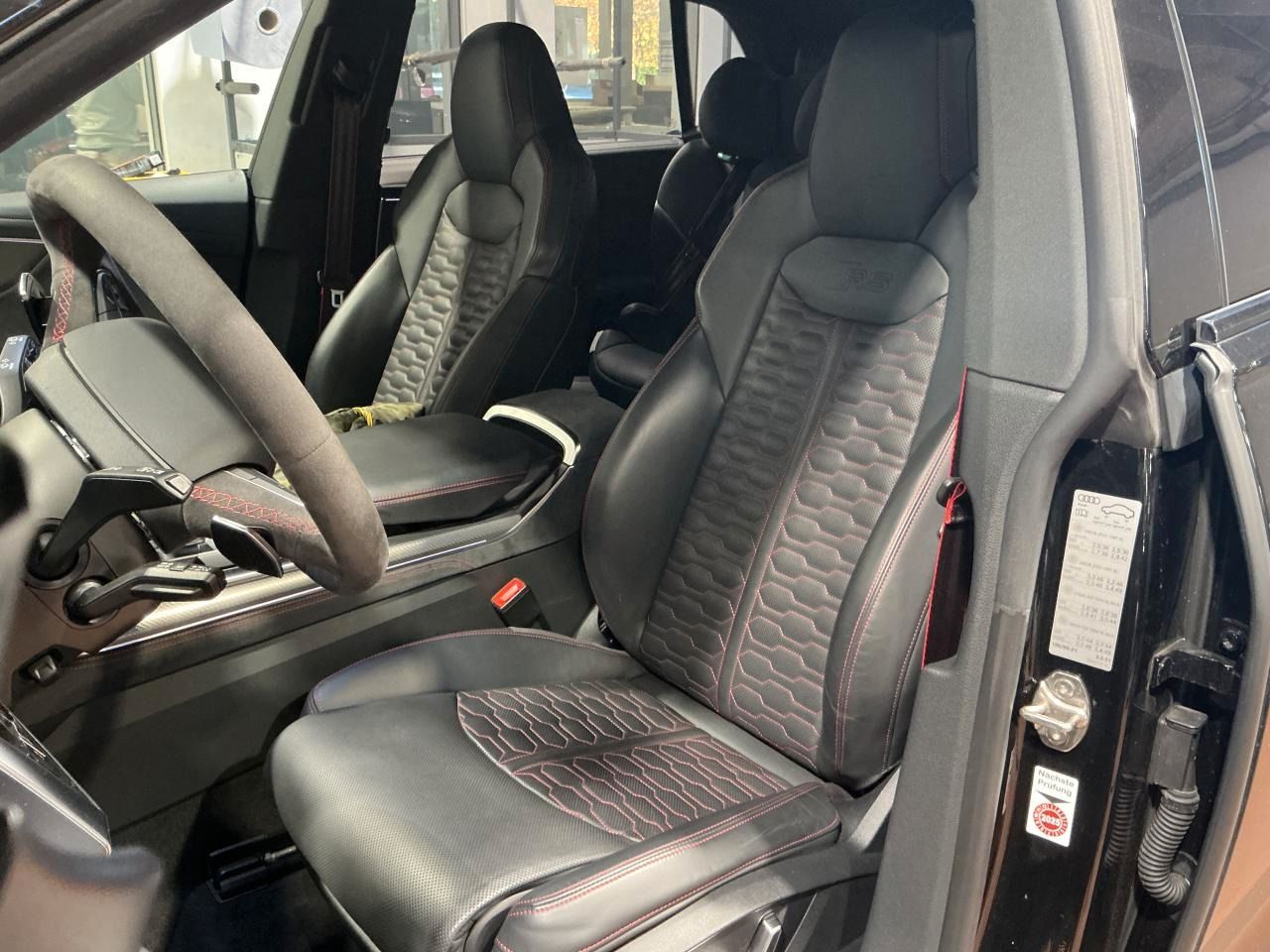 Fahrzeug autohaus mense Fahrzeugabbildung Audi RS Q8 quattro tiptronic Matrix|AHK|HUD|Keramik