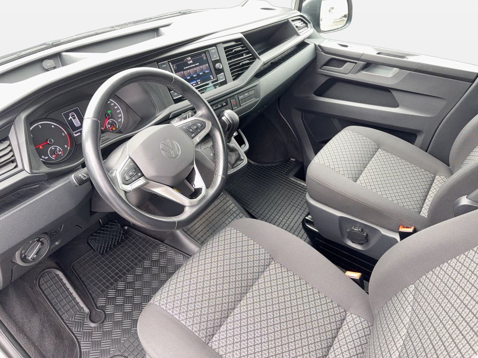 Fahrzeug autohaus mense Fahrzeugabbildung Volkswagen T6.1 Multivan 2.0 TDI FWD Family PDC