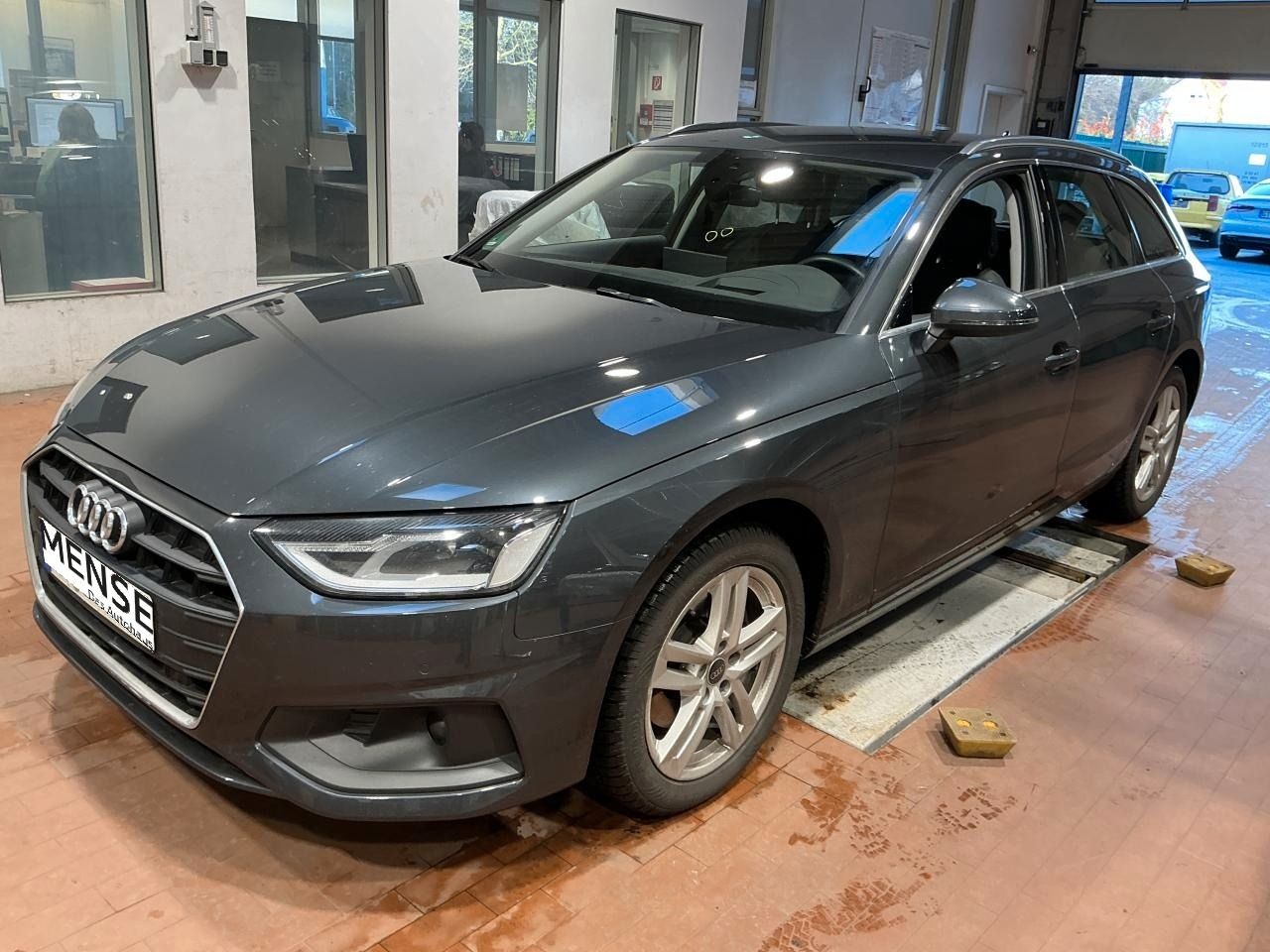 Fahrzeug autohaus mense Fahrzeugabbildung Audi A4 Avant 35 TDI S tronic AHK|HUD|Navi|DynLicht