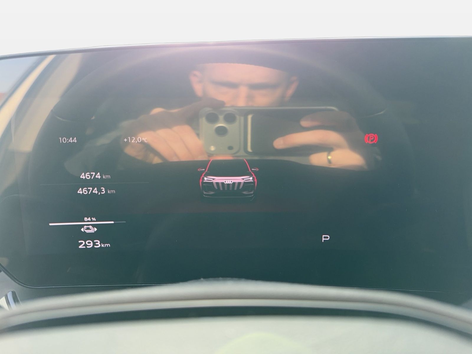 Fahrzeugabbildung Audi Q6 e-tron Tech Standhzg|4xSHZG|ACC|LED|Kamera - mit KI generiert/bearbeitet