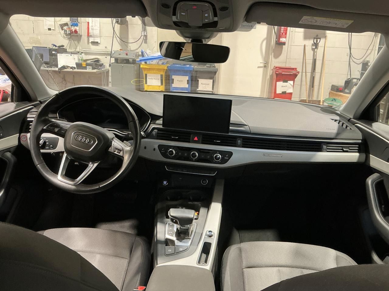 Fahrzeugabbildung Audi A4 Avant 40 TDI quattro S tronic S-Line Matrix
