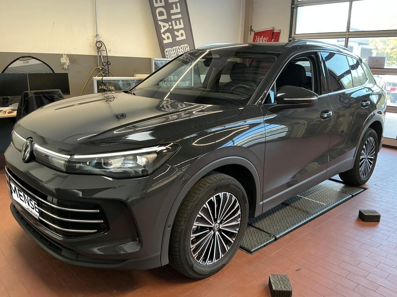 Fahrzeug autohaus mense Fahrzeugabbildung Volkswagen Tiguan 2.0 TDI 4Motion Elegance CarPlay|AHK|ACC