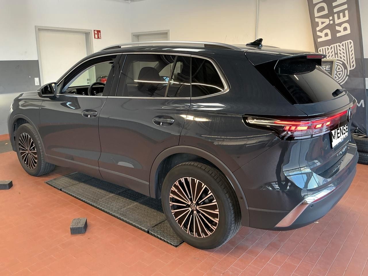 Fahrzeug autohaus mense Fahrzeugabbildung Volkswagen Tiguan 2.0 TDI 4Motion Elegance CarPlay|AHK|ACC