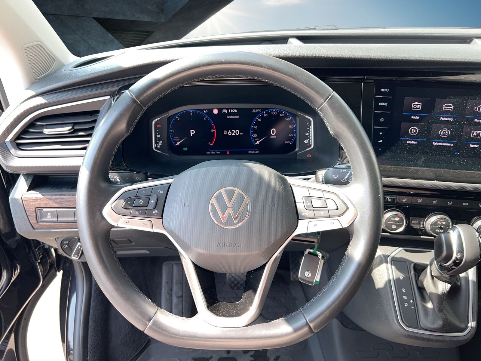 Fahrzeugabbildung Volkswagen T6.1 Multivan 2.0 TDI Highline CarPlay|Standhzg