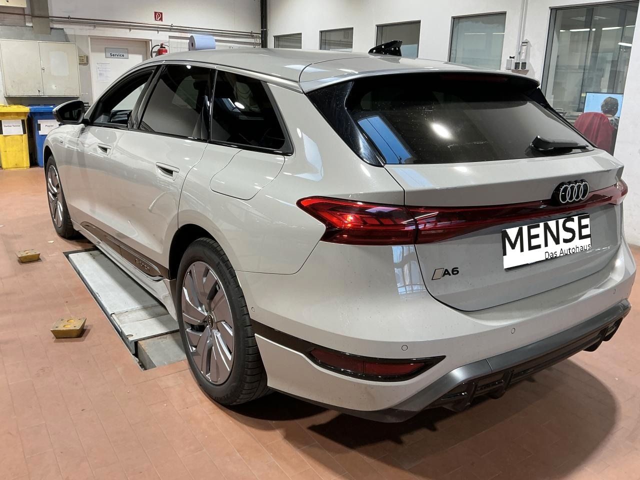 Fahrzeug autohaus mense Fahrzeugabbildung Audi A6 Avant e-tron performance B&O|AHK|HUD|Standhzg