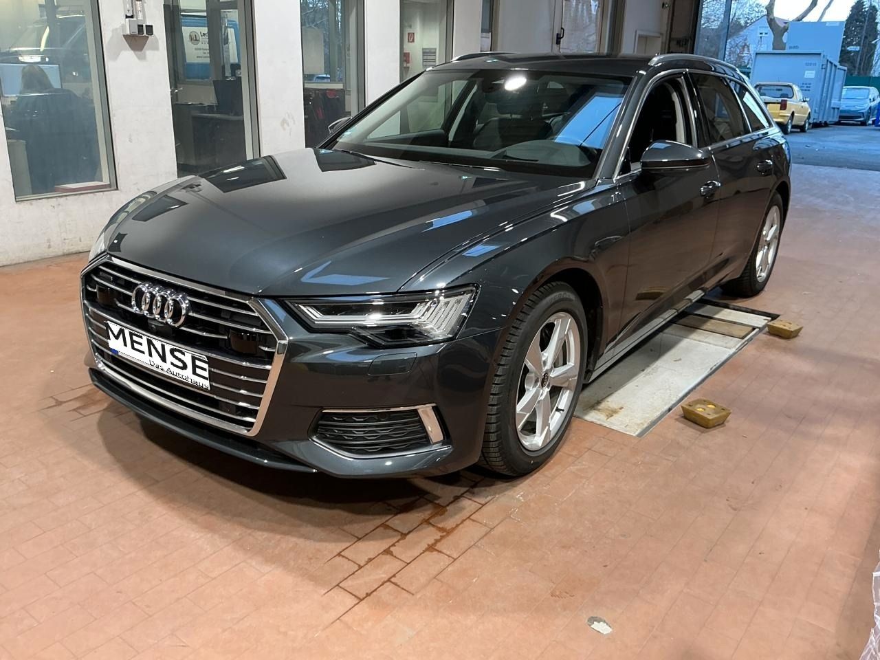 Fahrzeugabbildung Audi A6 Avant 50 TFSI e quattro S tronic design AHK