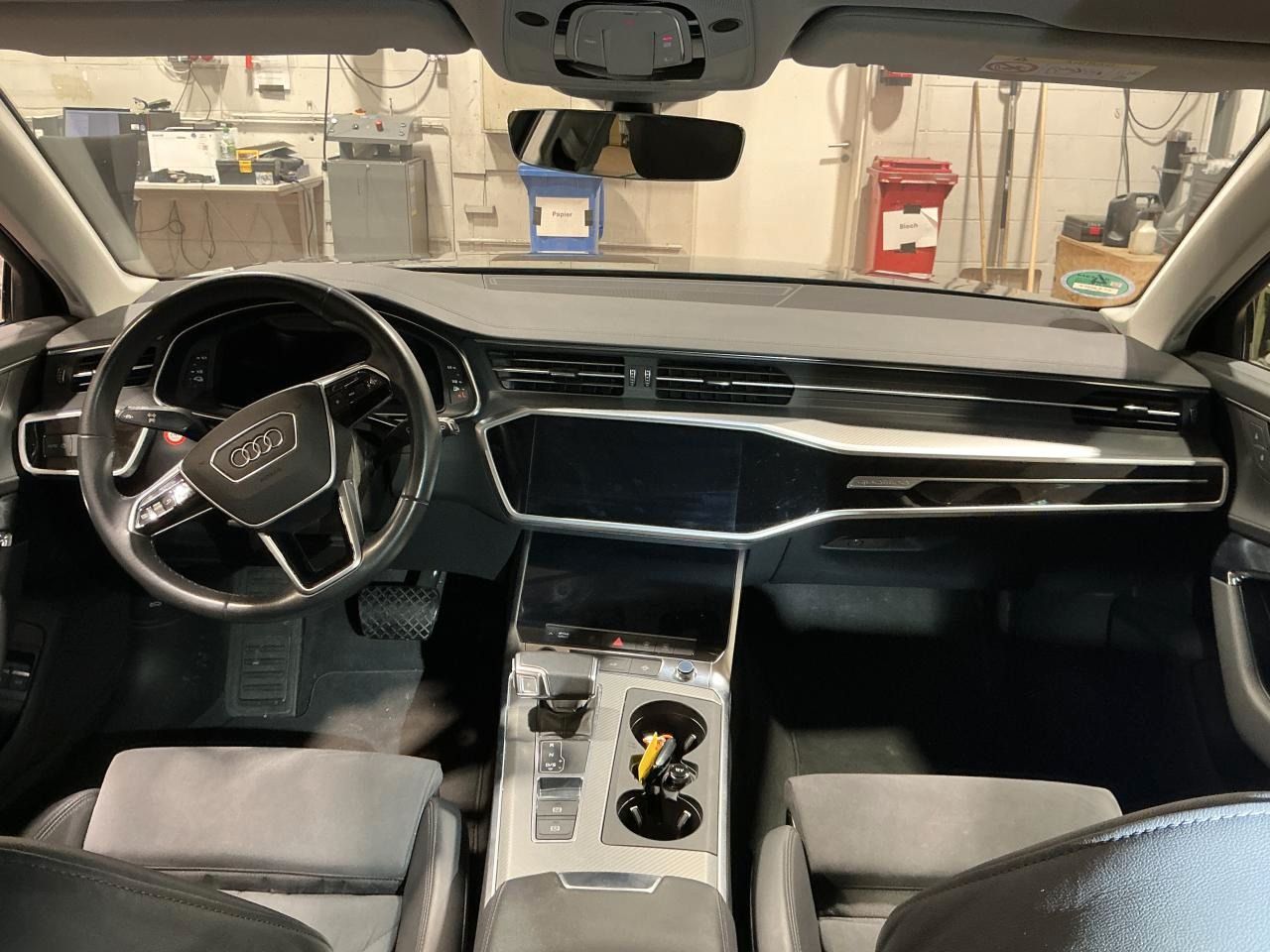 Fahrzeugabbildung Audi A6 Avant 50 TFSI e quattro S tronic design AHK