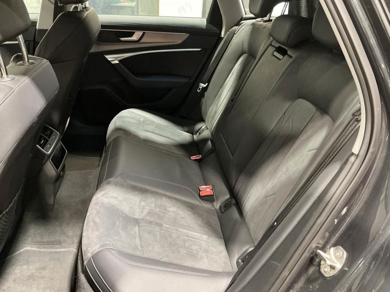 Fahrzeugabbildung Audi A6 Avant 50 TFSI e quattro S tronic design AHK