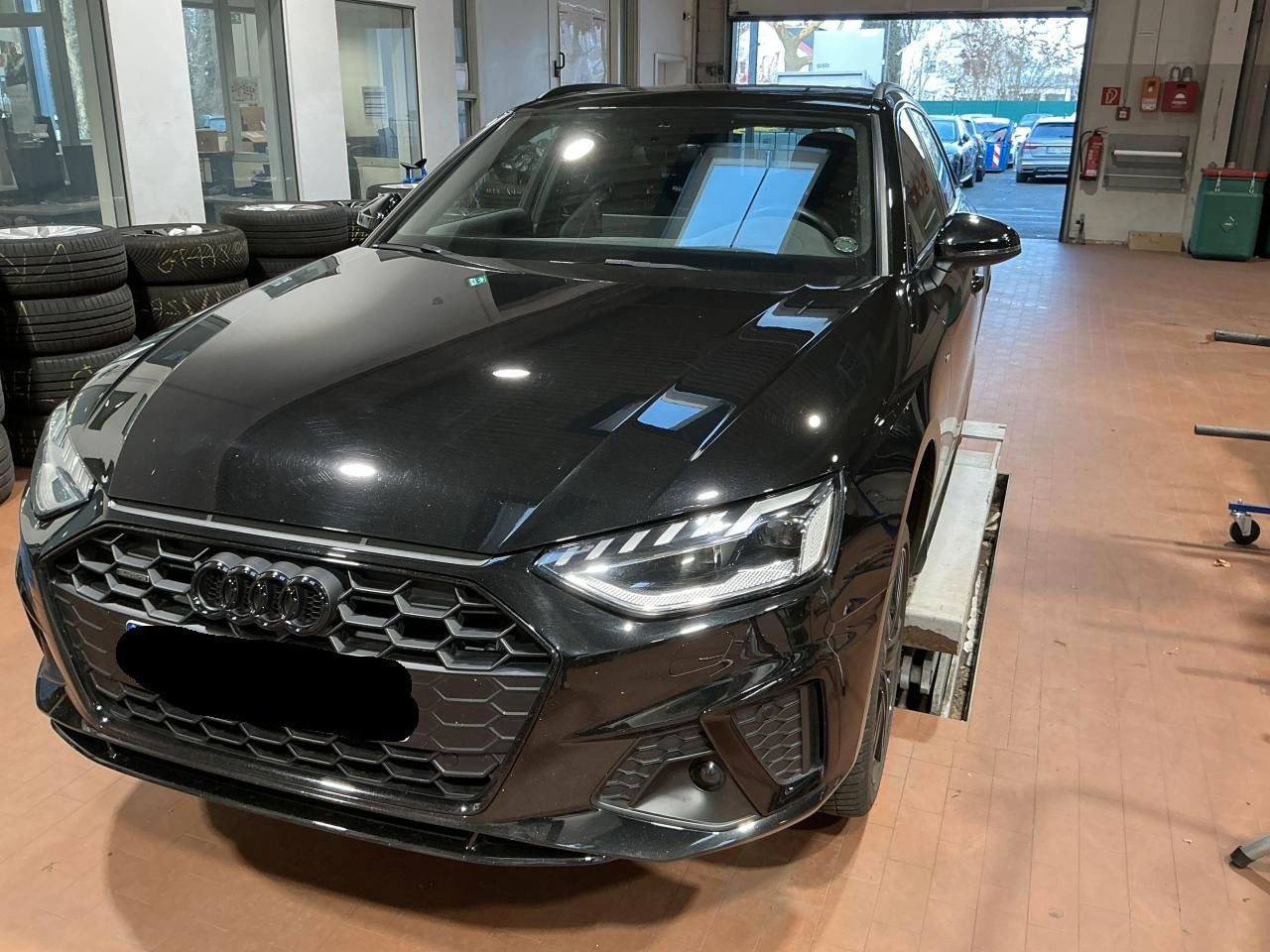 Fahrzeugabbildung Audi A4 Avant 40 TDI quattro S tronic S line Matrix