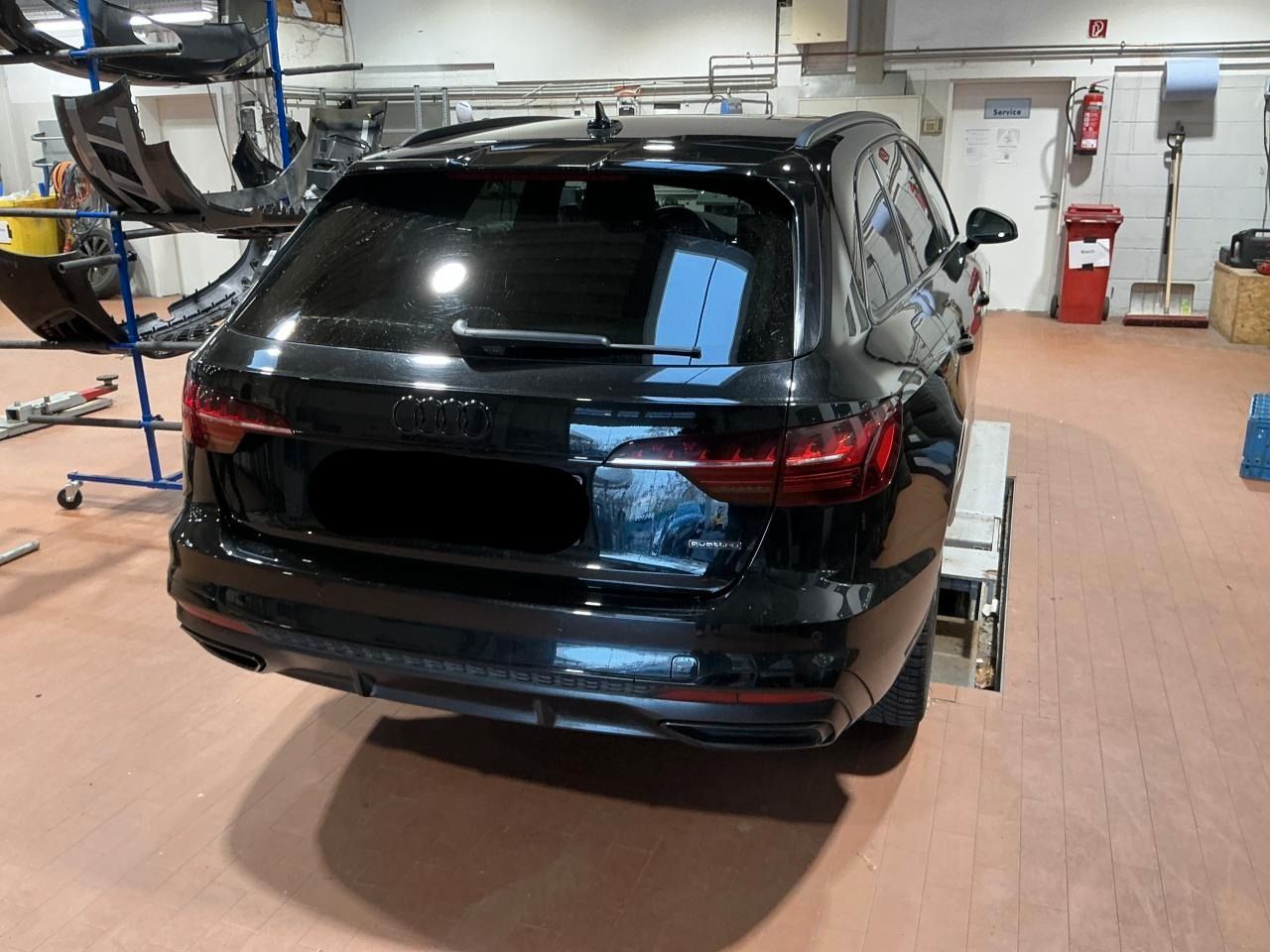 Fahrzeugabbildung Audi A4 Avant 40 TDI quattro S tronic S line Matrix