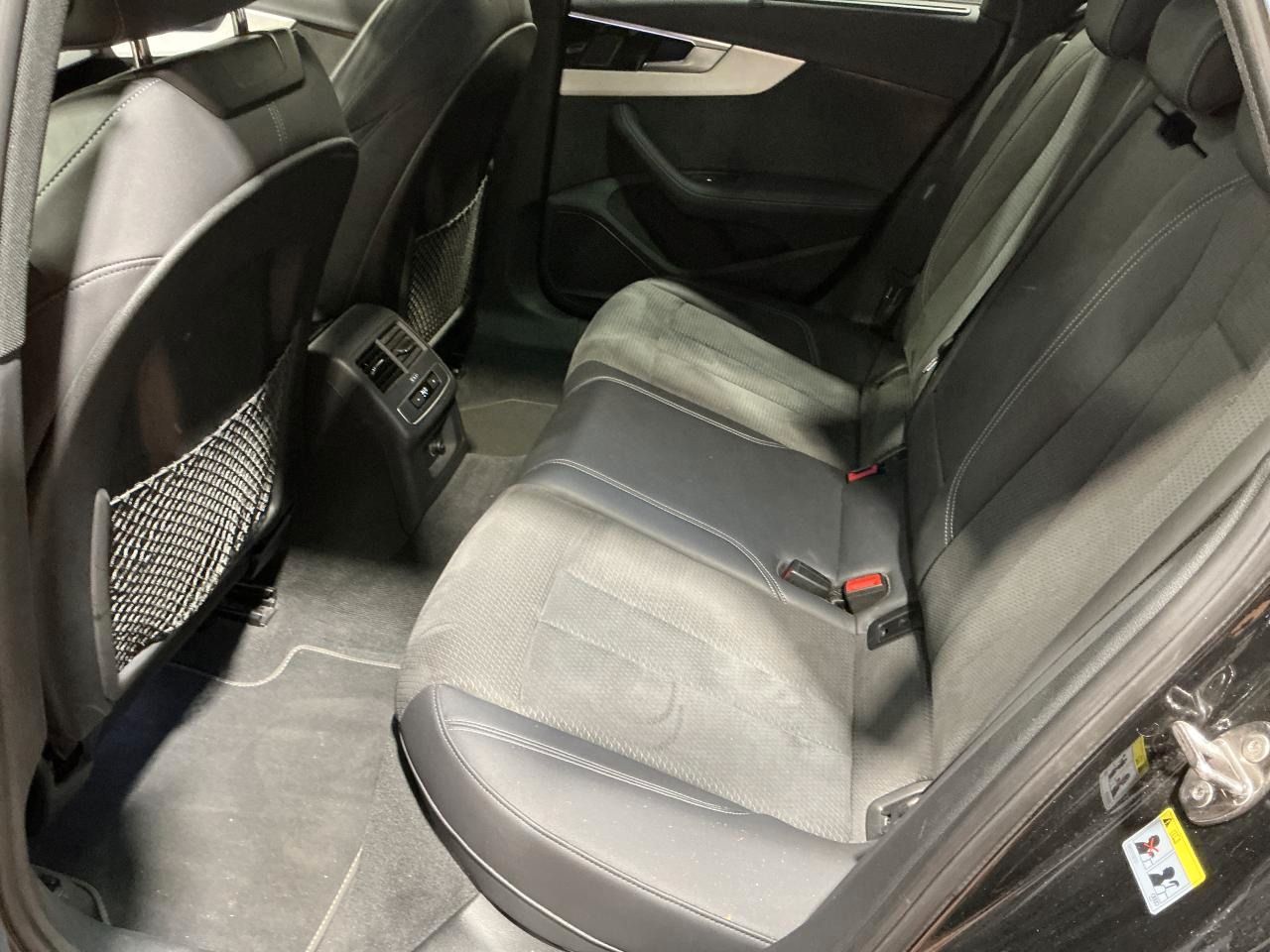 Fahrzeugabbildung Audi A4 Avant 40 TDI quattro S tronic S line Matrix