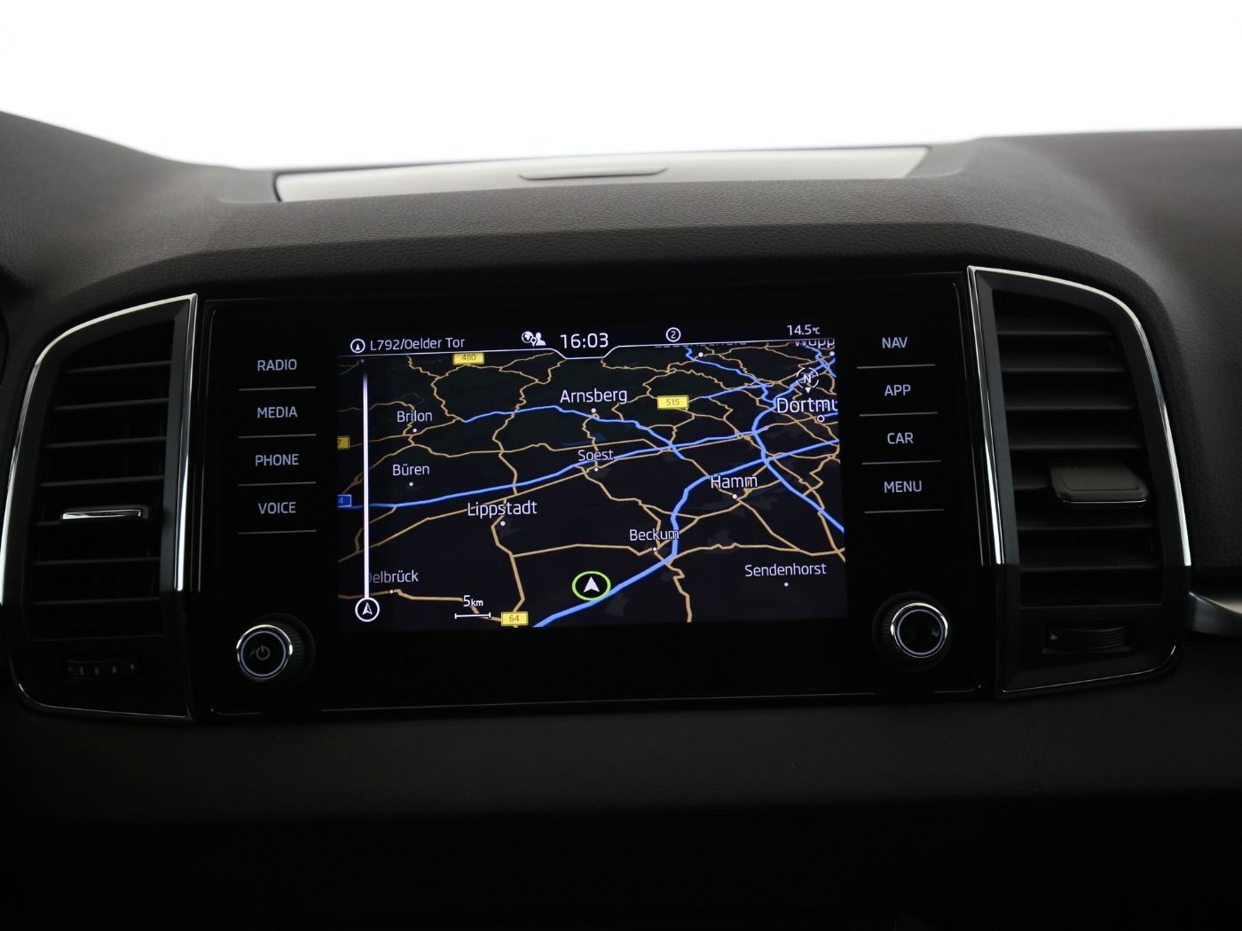 Fahrzeugabbildung SKODA Karoq 1.5 TSI ACT Tour Matrix|4xSHZG|ACC|LED|PDC