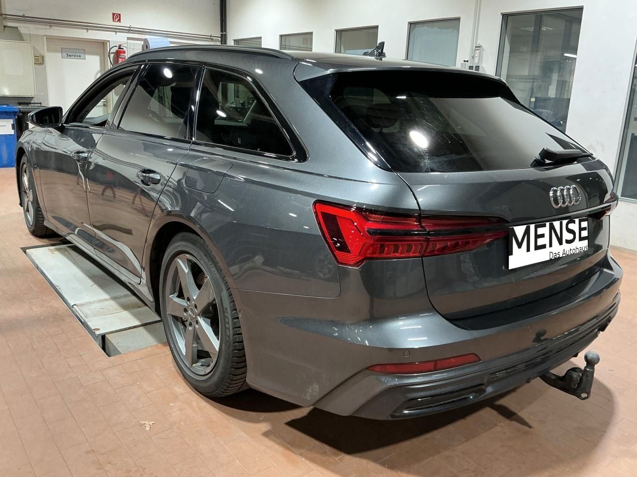 Fahrzeugabbildung Audi A6 Avant 55 TFSI e quattro S tronic S line AHK