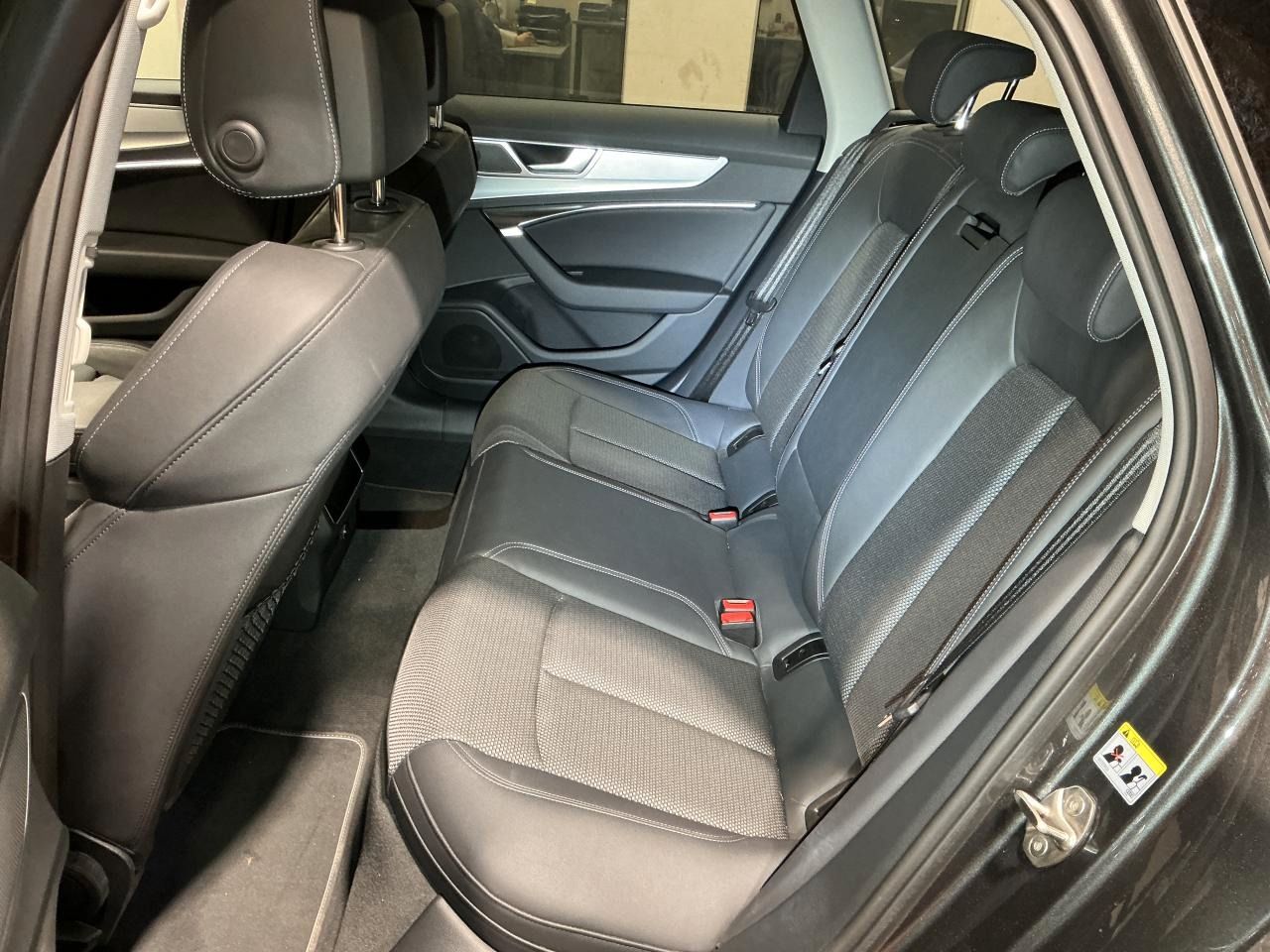 Fahrzeugabbildung Audi A6 Avant 55 TFSI e quattro S tronic S line AHK