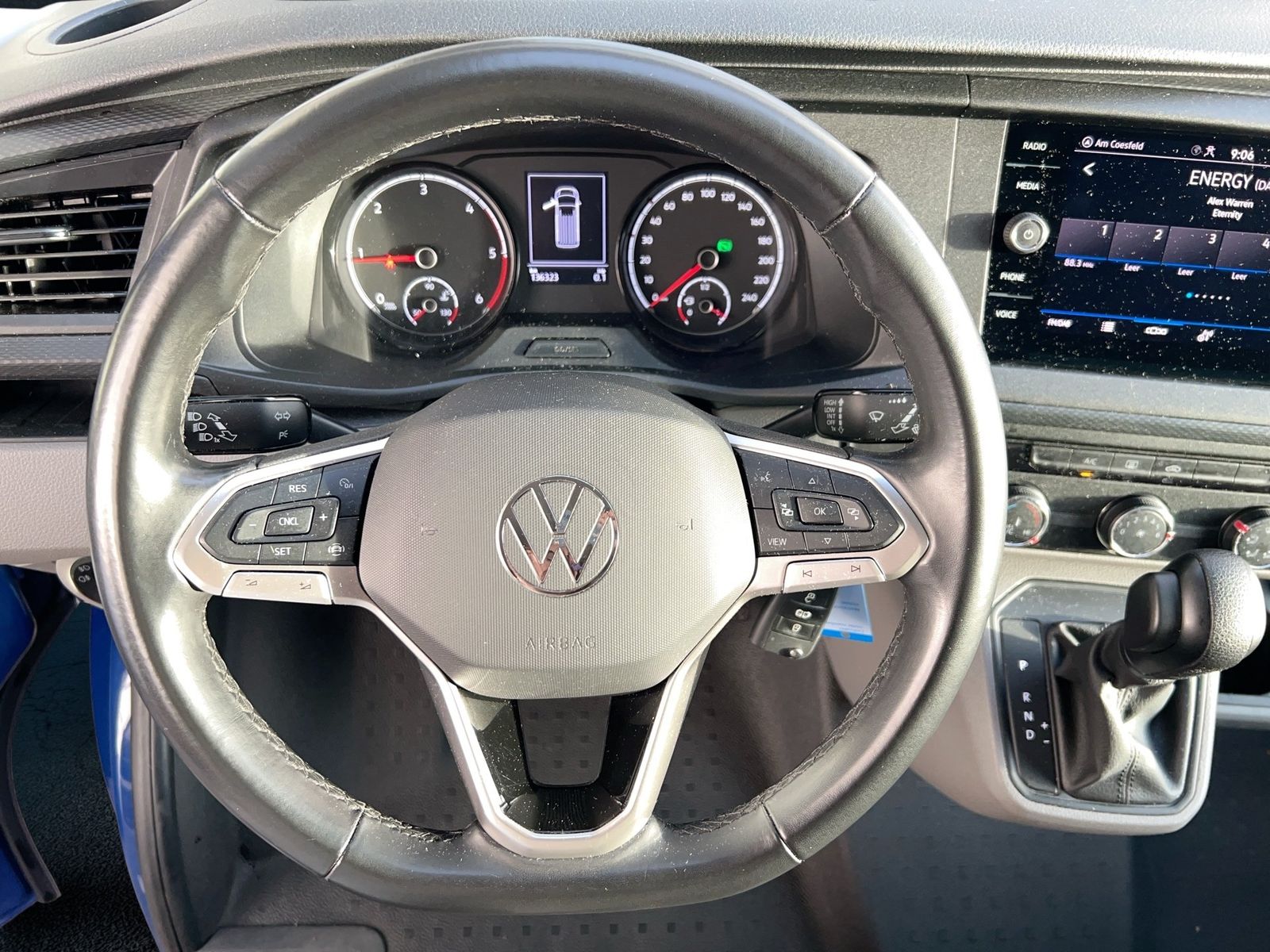 Fahrzeugabbildung Volkswagen T6.1 Transporter 2.0 TDI Kasten FWD lang CarPlay