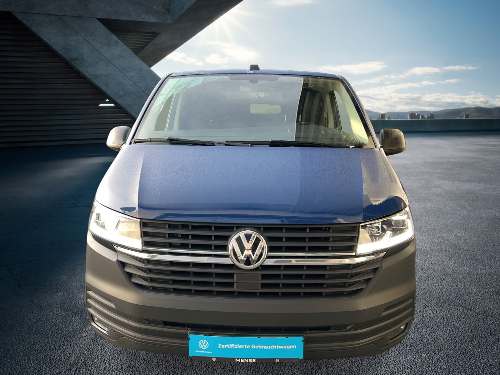 Fahrzeugabbildung Volkswagen T6.1 Transporter 2.0 TDI Kasten FWD lang CarPlay