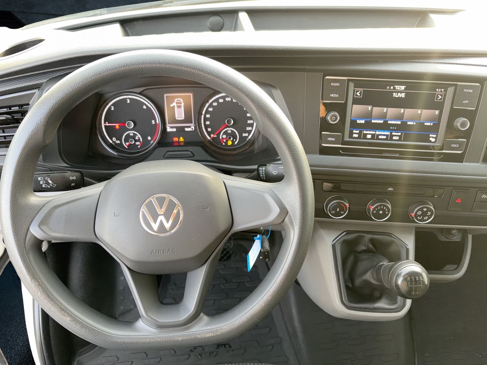 Fahrzeug autohaus mense Fahrzeugabbildung Volkswagen T6.1 Transporter 2.0 TDI Kasten FWD AHK|Kamera