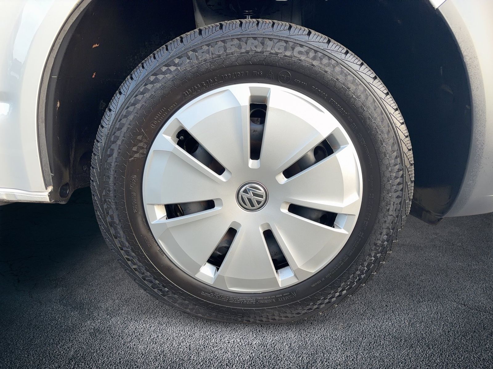 Fahrzeug autohaus mense Fahrzeugabbildung Volkswagen T6.1 Transporter 2.0 TDI Kasten FWD AHK|Kamera