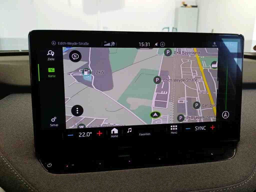 Fahrzeugabbildung SKODA Enyaq 50 Loft LED|VirtualCP|KlimaA|LaneAss|PDC