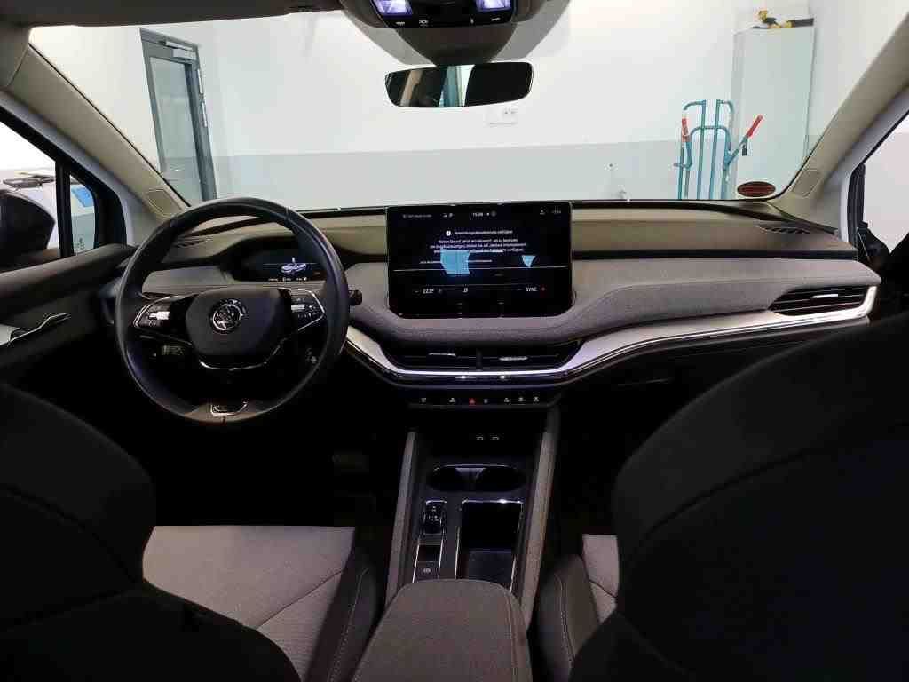Fahrzeugabbildung SKODA Enyaq 50 Loft LED|VirtualCP|KlimaA|LaneAss|PDC