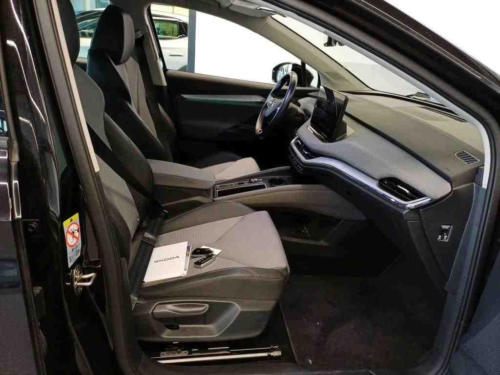 Fahrzeugabbildung SKODA Enyaq 50 Loft LED|VirtualCP|KlimaA|LaneAss|PDC