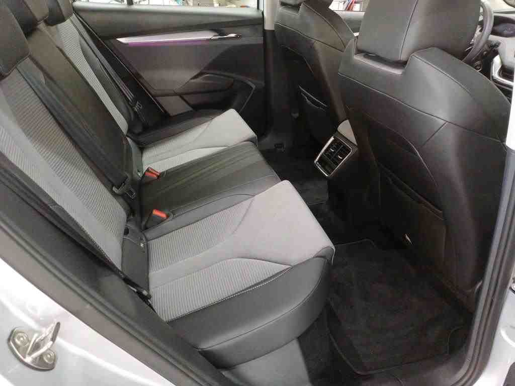 Fahrzeugabbildung SKODA Enyaq 50 Loft LED|VirtualCP|KlimaA|LaneAss|PDC