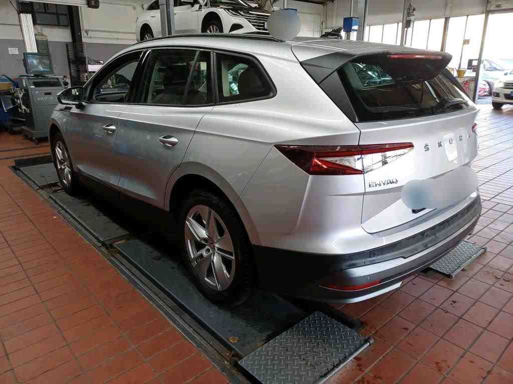 Fahrzeugabbildung SKODA Enyaq 50 Loft LED|VirtualCP|KlimaA|LaneAss|PDC