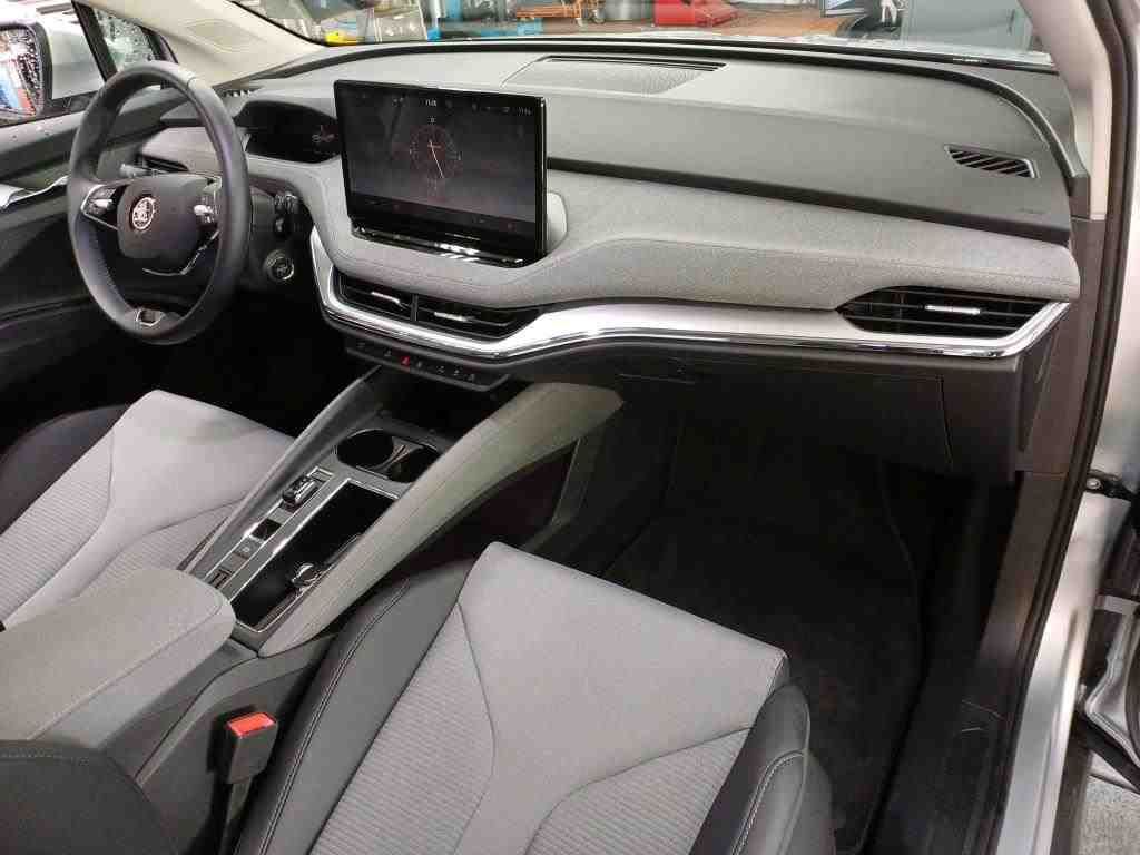 Fahrzeugabbildung SKODA Enyaq 50 Loft LED|VirtualCP|KlimaA|LaneAss|PDC