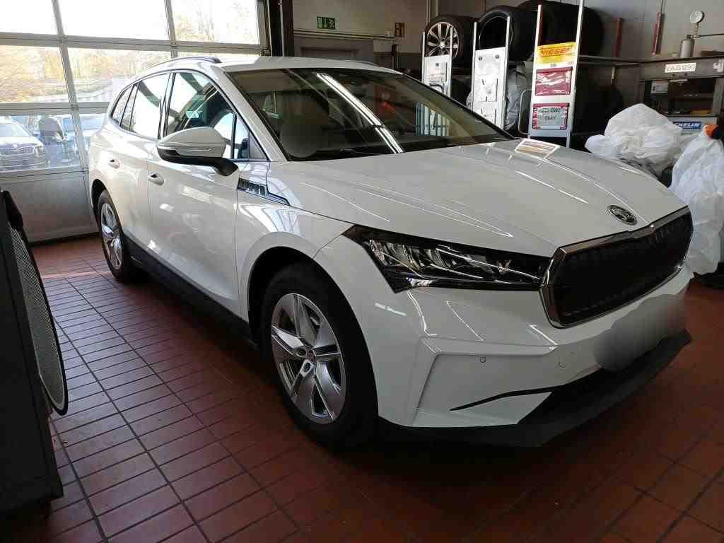 Fahrzeugabbildung SKODA Enyaq 50 Loft LED|VirtualCP|KlimaA|LaneAss|PDC