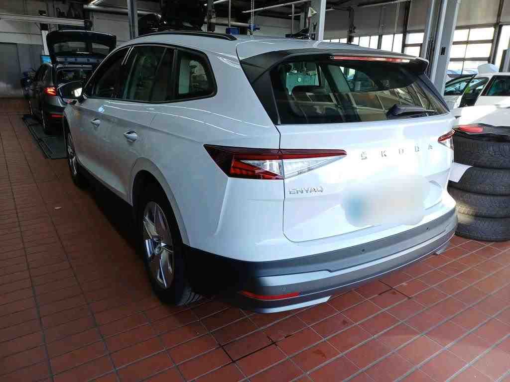 Fahrzeugabbildung SKODA Enyaq 50 Loft LED|VirtualCP|KlimaA|LaneAss|PDC