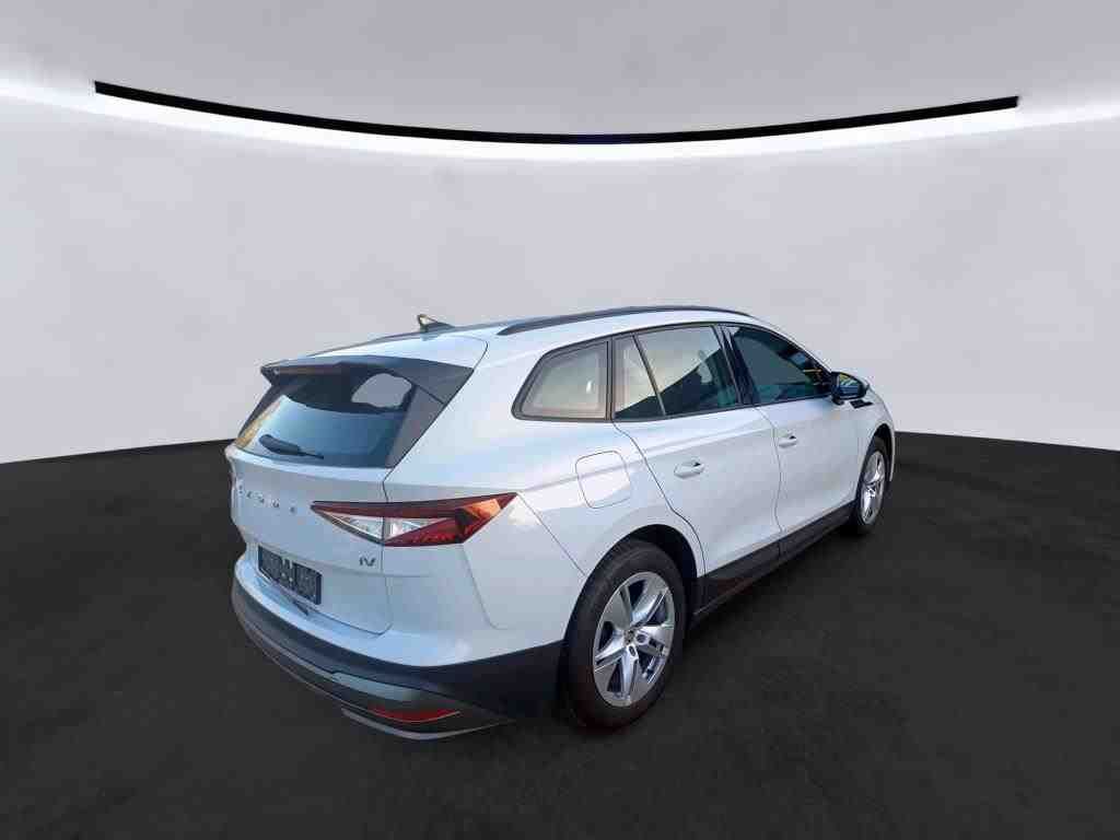 Fahrzeugabbildung SKODA Enyaq 50 Loft LED|VirtualCP|KlimaA|LaneAss|PDC