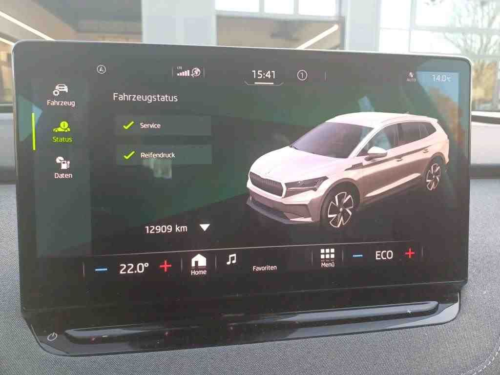 Fahrzeugabbildung SKODA Enyaq 50 Loft LED|VirtualCP|KlimaA|LaneAss|PDC