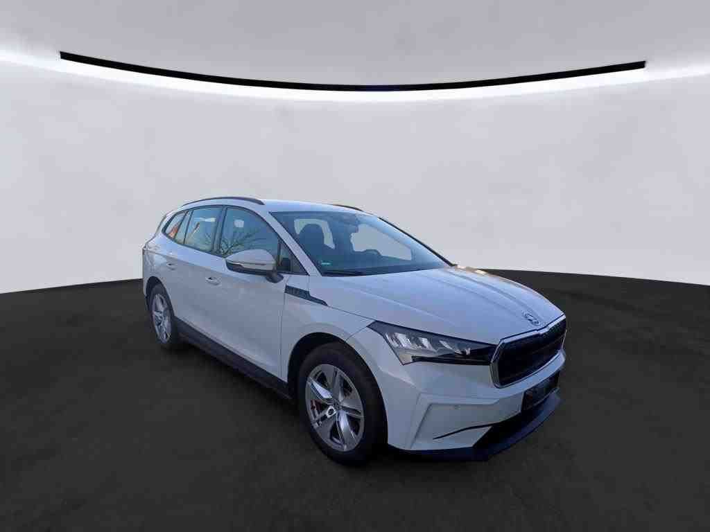 Fahrzeugabbildung SKODA Enyaq 50 Loft LED|VirtualCP|KlimaA|LaneAss|PDC