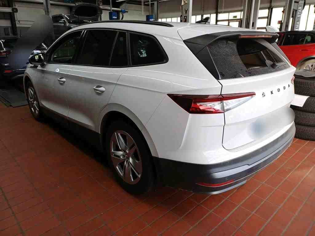 Fahrzeugabbildung SKODA Enyaq 50 Loft ACC|LED|VirtualCP|Akustikglas|PDC
