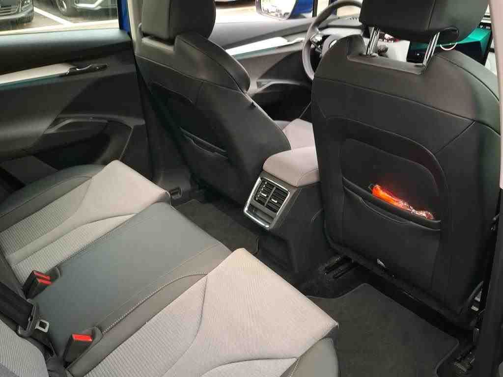 Fahrzeugabbildung SKODA Enyaq 50 Loft LED|VirtualCP|KlimaA|LaneAss|PDC