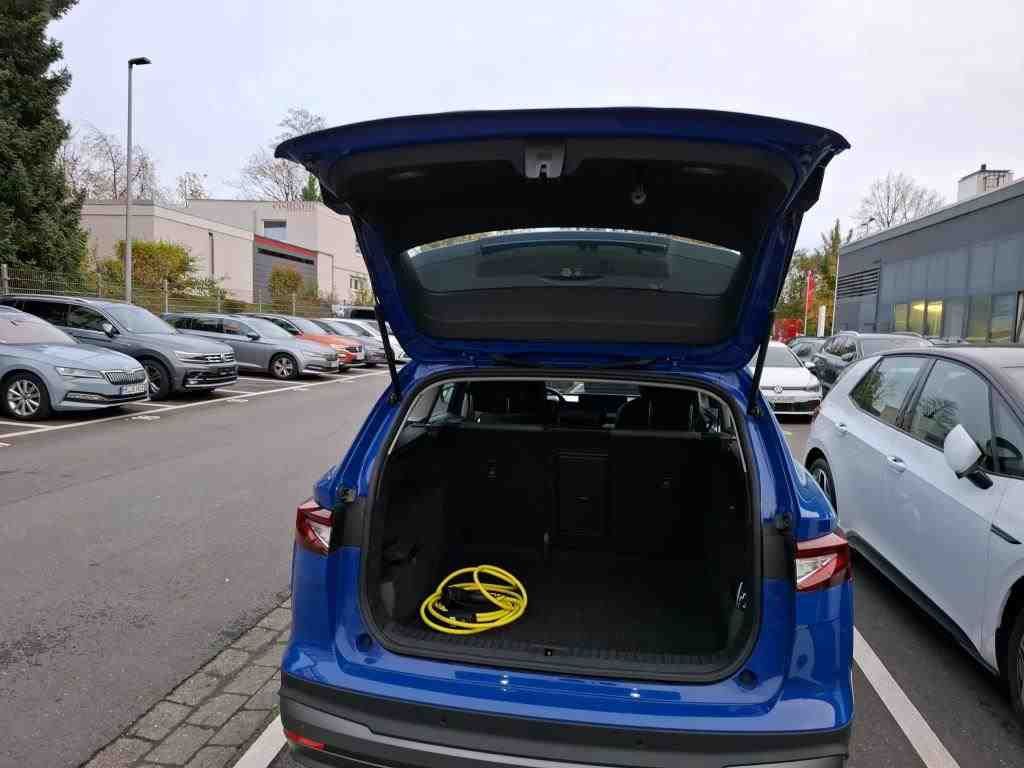 Fahrzeugabbildung SKODA Enyaq 50 Loft LED|VirtualCP|KlimaA|LaneAss|PDC