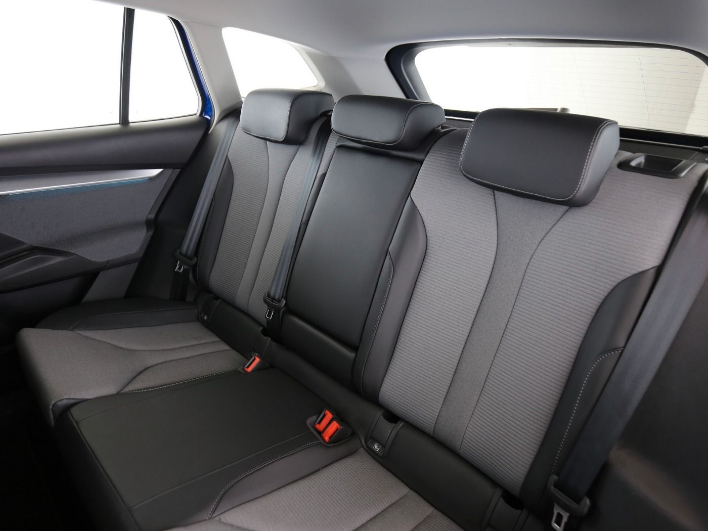 Fahrzeugabbildung SKODA Enyaq 50 Loft LED|VirtualCP|KlimaA|LaneAss|PDC